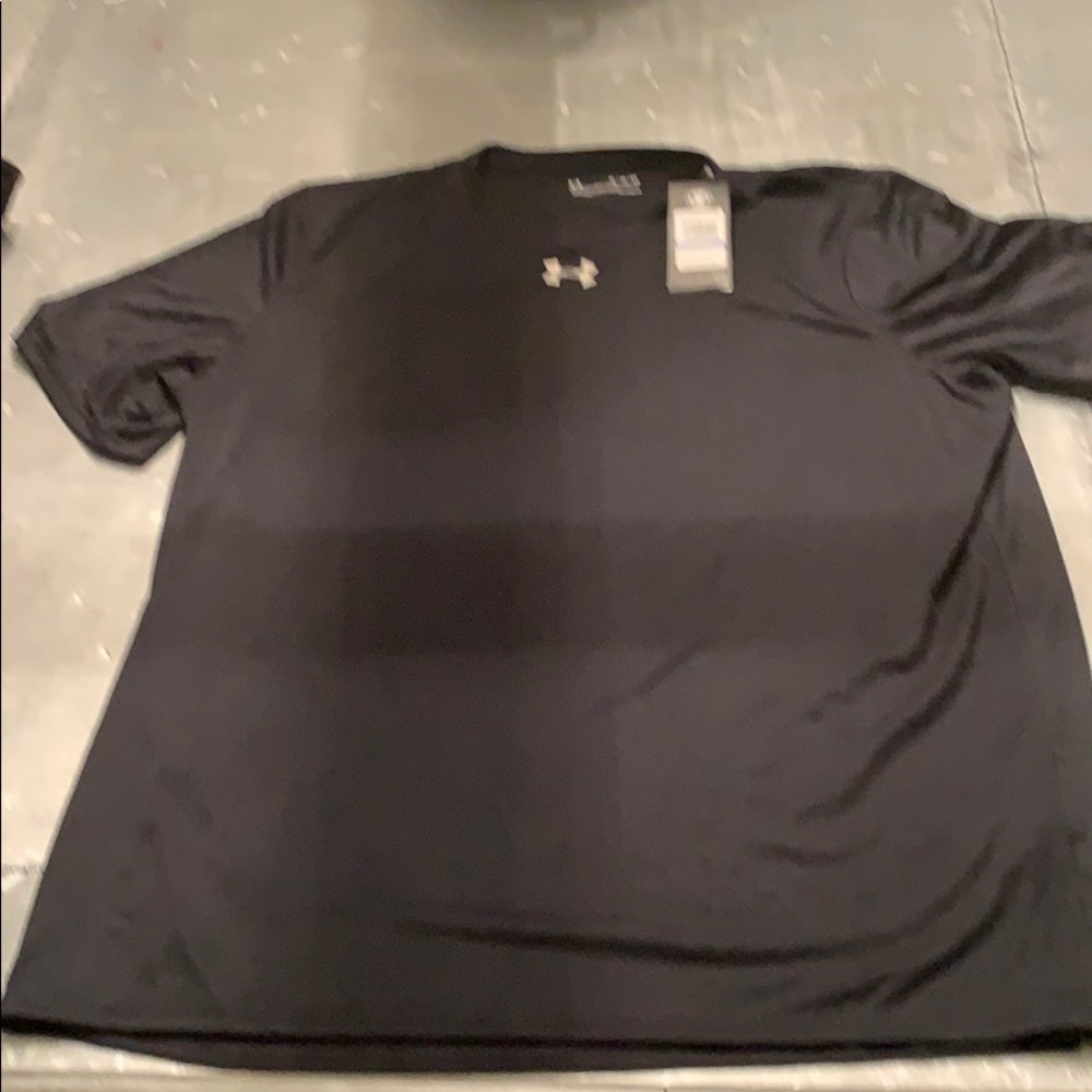 men’s UA locker tee black xlarge shoetsleeve